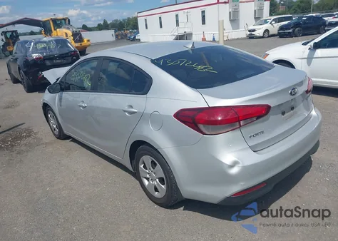 2017 Kia Forte Lx z USA, uszkodzony, nr VIN 3KPFK4A77HE047925